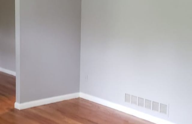 1907 Detroit Ave, NW Gallery 2