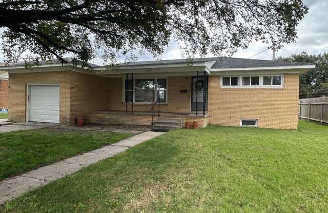 3 Bedroom, 1 Bathroom House with Attached Garage photos photos
