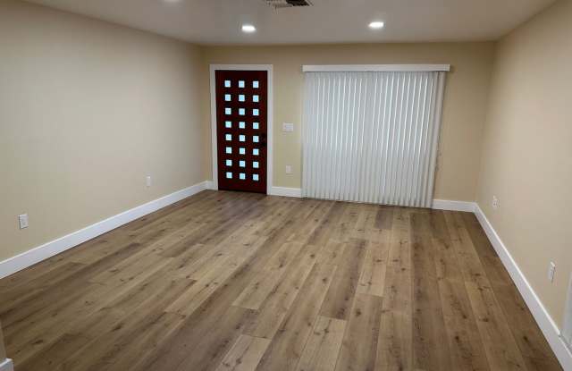 NICE 2/2/2 READY TO MOVE INTO!!! Gallery 4