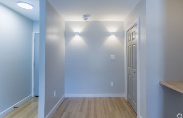 211 Cochran Place Gallery 4