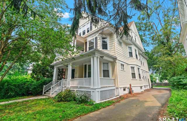 253 W Elm Street unit: 2 photos photos