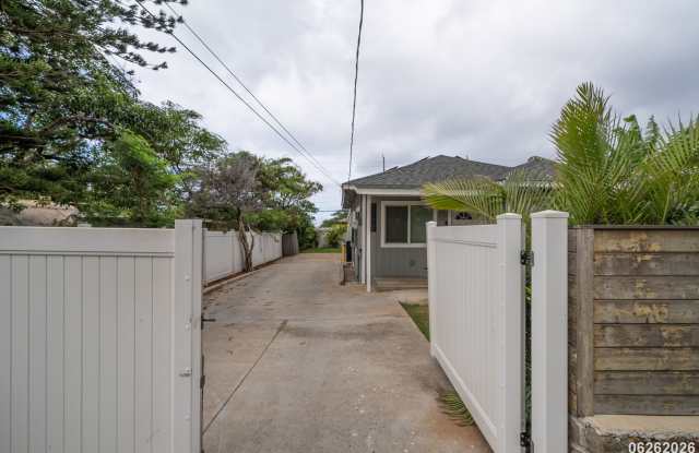 West Side Living – Beautiful 3-Bedroom, 2-Bath Home with Solar photos photos