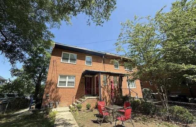 866 BELLEVUE Street SE unit: 2 photos photos