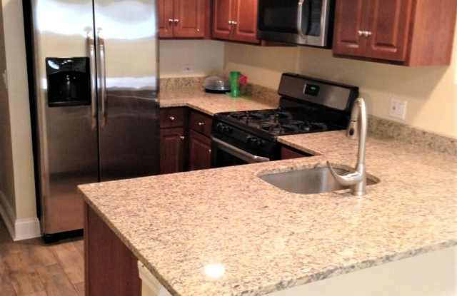 2433 N Meade Ave photos photos