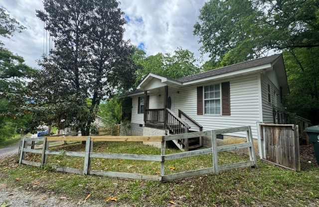 Downtown Living! 1 Bedroom, 1 Bathroom Home, Now Available! photos photos