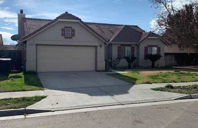 4 Bedroom 2 Bath Home Available Now! photos photos