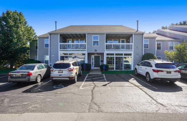 3151 Poplar Creek Dr SE Unit 204 photos photos