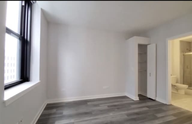 201 W Lake St Gallery 4