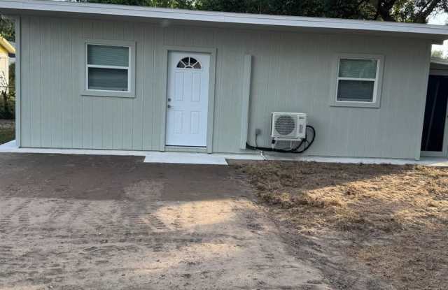 1 Bed 1 bath Efficiency - 1201 Crestwood Drive, Inwood, FL 33881 1 Bed 1 bath Efficiency - 1201 Crestwood Drive, Inwood, FL 33881