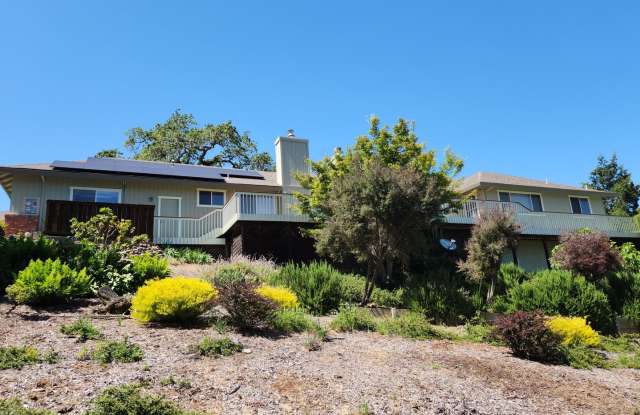 "Must See" House in Oakmont w/beautiful views 3 bedroom, 2.5 bath photos photos