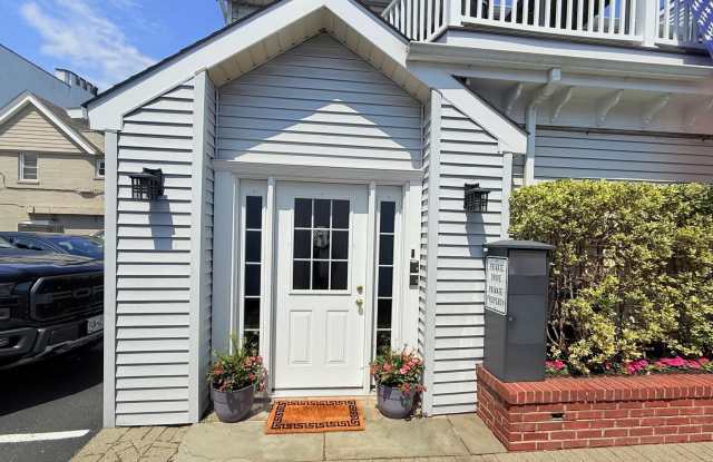 2076 Boston Post Road Gallery 2