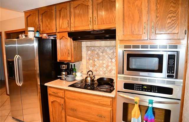 4202 Pleasant Oaks Court Gallery 3