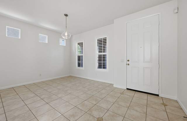 3 Bedroom 2 Story Home located in a Gated Community in San Marcos! Gallery 4