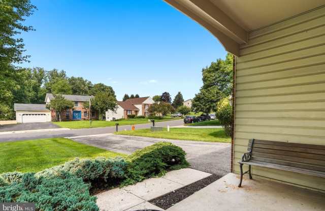 10013 GALAHAD Court Gallery 4
