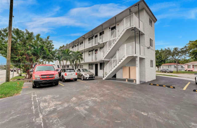 14190 W Dixie Hwy photos photos