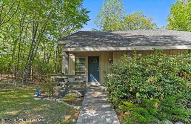 19 Ski Side Drive - 19 Ski Side Drive, Monroe County, PA 18372