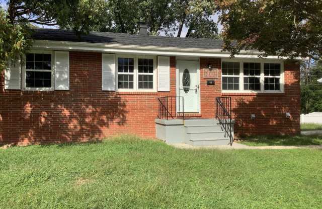 SPACIOUS SINGLE FAMILY HOME FOR RENT photos photos