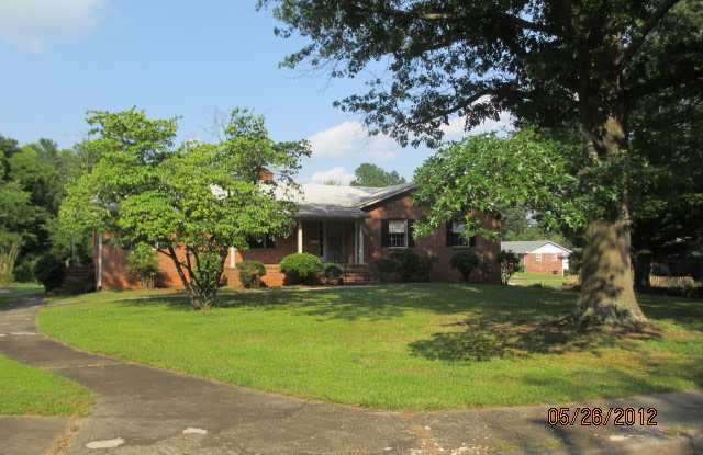 LARGE BUENA VISTA HOME! - 361 Grand Court, Winston-Salem, NC 27104