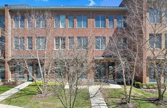 509 Lewis Street Gallery 1