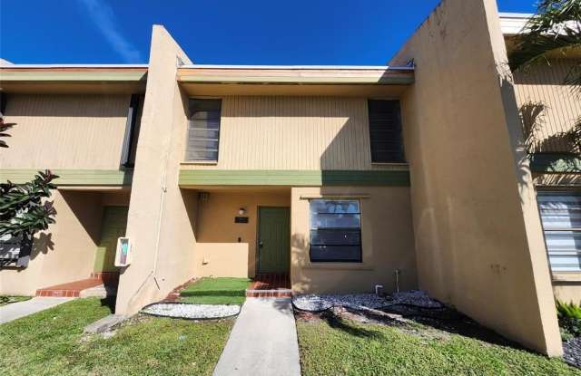 9421 NW 15th St photos photos