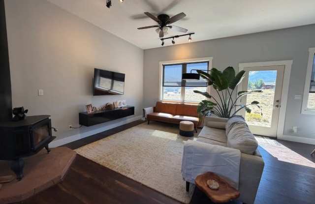 31300 Glenview Drive Gallery 4
