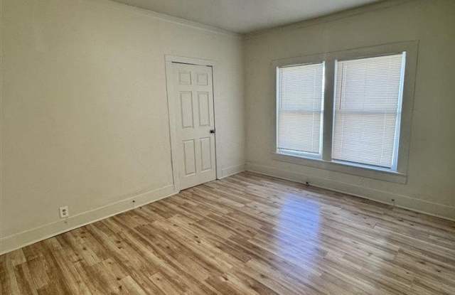 2304 ROBERTS AVENUE photos photos