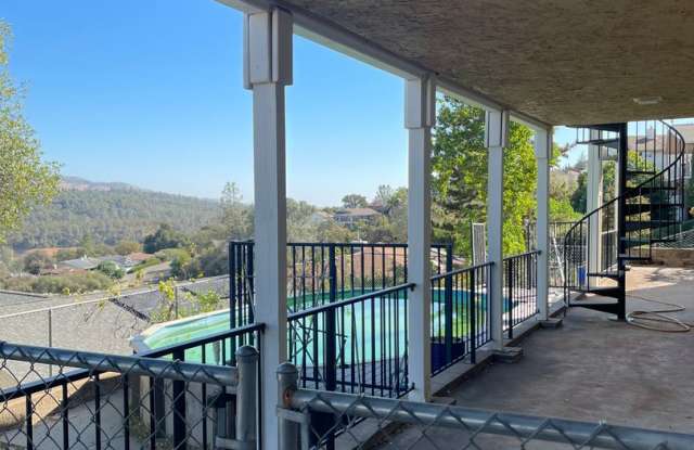 Oroville Studio, Kelly Ridge Shared Pool with pool service, Washer/Dryer hookups Gallery 1