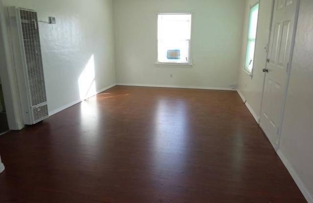 914 Woodrow - 914 Woodrow Avenue, Oildale, CA 93308