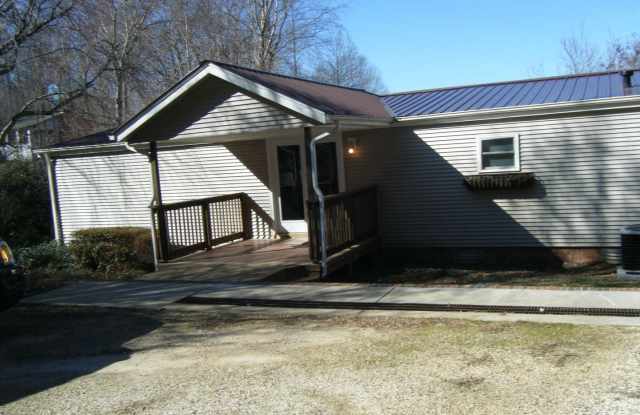 4053 Chevlot Hills Rd. Gallery 3