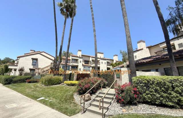 BRIGHT TOP FLOOR 2 BEDROOM CONDO ! Vaulted Ceilings at The Villas II photos photos