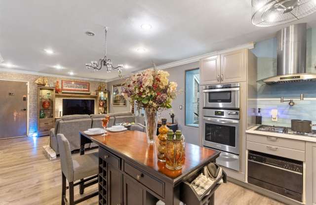 817 10TH ST photos photos