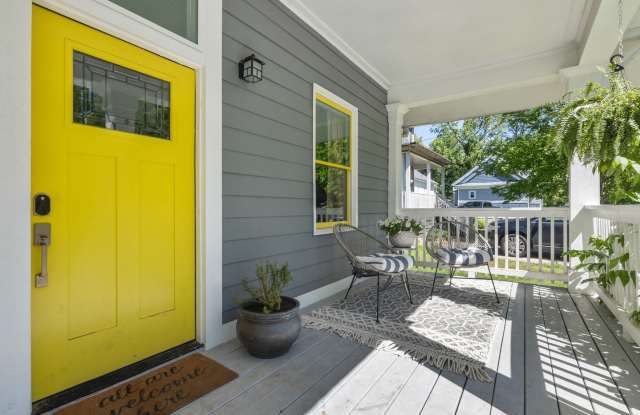 Newly renovated & furnished 3 BR in West End Gallery 4