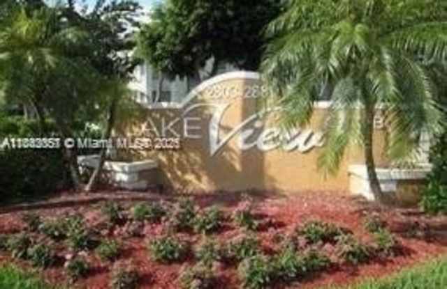 2811 N Oakland Forest Dr - 2811 North Oakland Forest Drive, Oakland Park, FL 33309