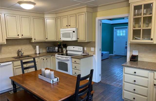 182 Cottage Walk Gallery 3