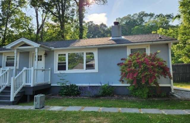 251 Wiscasset Rd photos photos