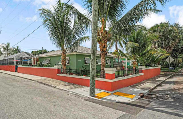 532 N Palmway Gallery 2