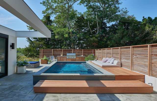 960 Springs Fireplace Road Gallery 4