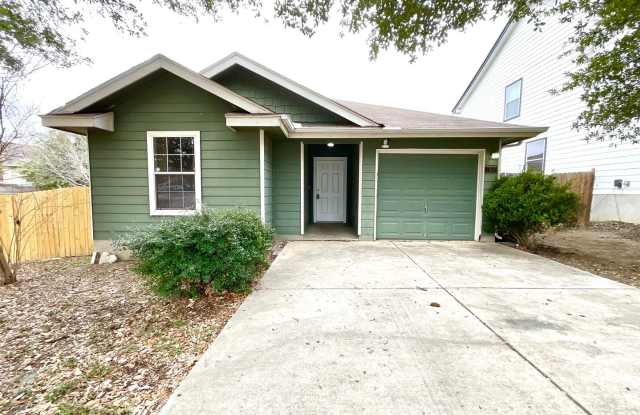Charming 3-Bedroom Cul-de-Sac Home with Fenced Yard Garage! photos photos Charming 3-Bedroom Cul-de-Sac Home with Fenced Yard Garage! photos photos