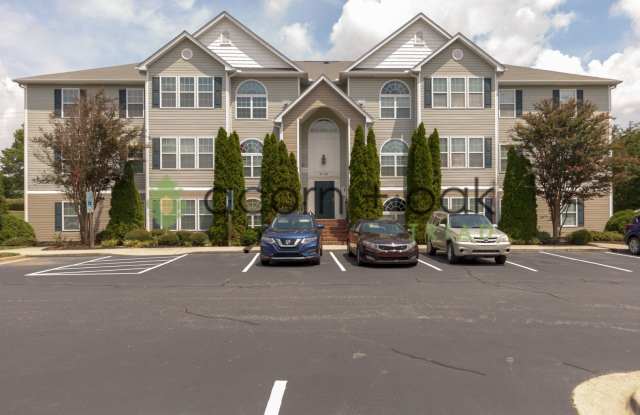 Spacious 2-Bedroom, 2-Bath Condo Near Adams Farm | Washer & Dryer Included! Gallery 1