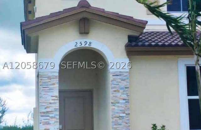 2598 SE 29th St photos photos