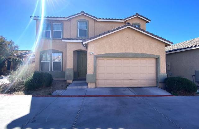A SPACIOUS 2 STORY 3 BEDROOM 2.5 BATHROOM HOME LOCATED WITHIN THE GATED COMMUNITY OF CACTUS SPRINGS. FEATURING LAMINATE FLOORING ALL THROUGHOUT THE HOME, NEARBY MANY SHOPPING CENTERS AND NEAR THE 215. A MUST SEE!! photos photos