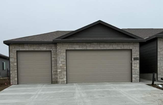 2 bedroom/2.5 bathroom ranch townhome photos photos