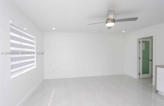 11001 SW 220th St Gallery 2