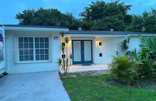 4337 SW 49th photos photos