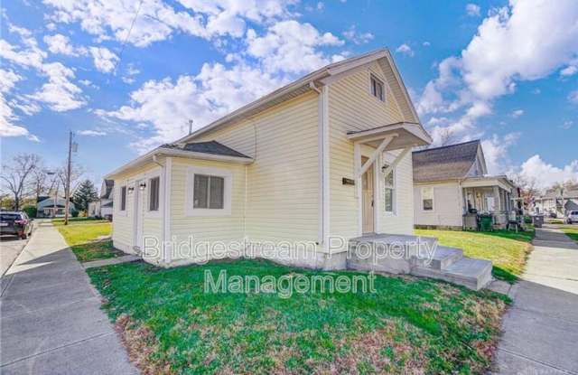601 1/2 S Walnut Street photos photos