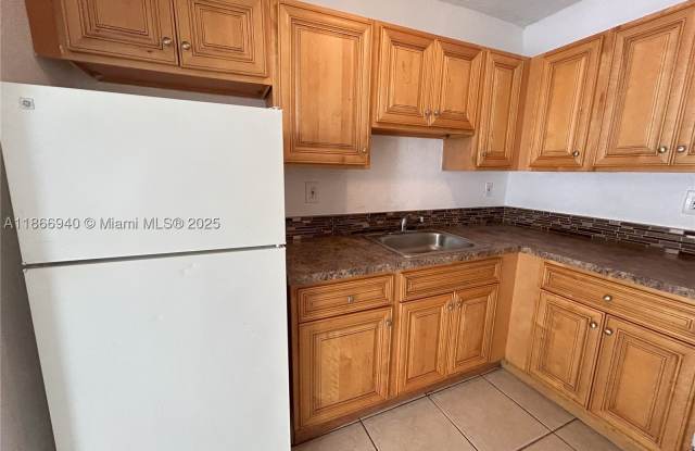 8287 NE Miami Ct Gallery 2