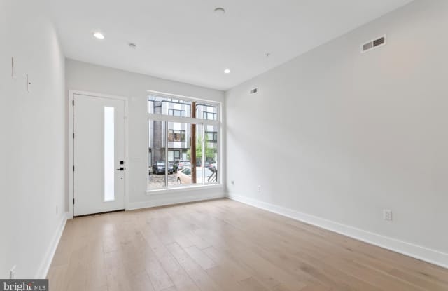 2216 TRENTON Avenue photos photos