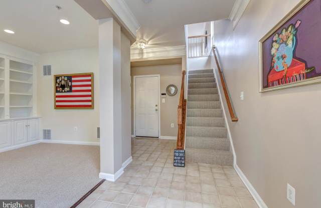 5121 KNAPP PLACE Gallery 2