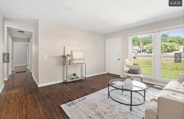 4989 Edmondson Pike Gallery 4