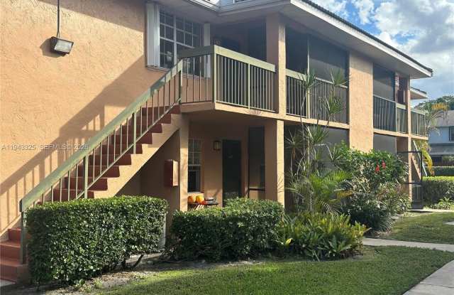 10413 NW 7th St photos photos